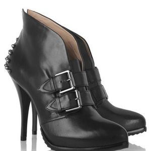 Size 10 MCQ Alexander McQueen black studded heeled booties